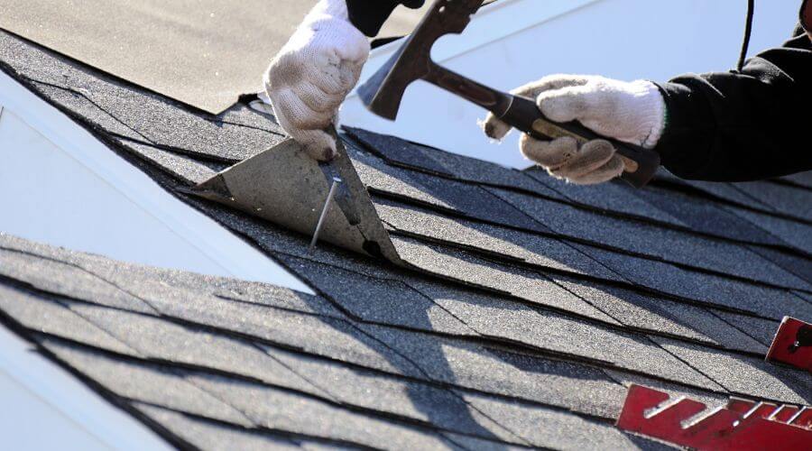Expert flood damage restoration services in Elwin, IL